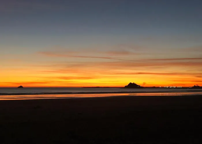 Crescent Beach Motel