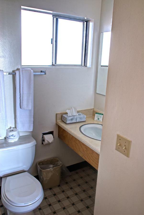 Crescent Motel 3*